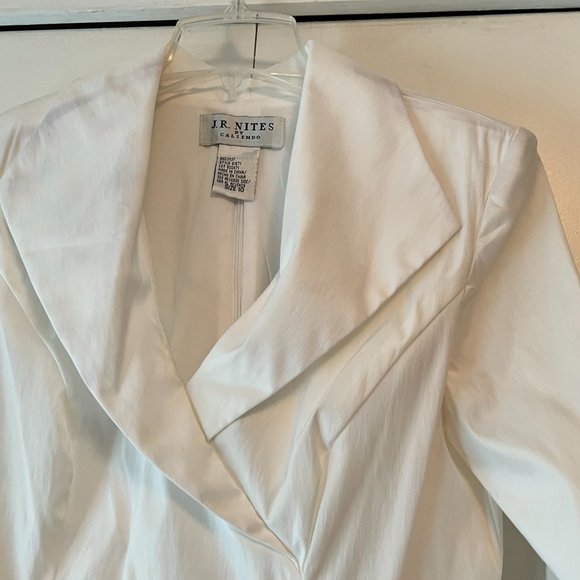 Caliendo - White Stretch Taffeta Mock Wrap Blouse w/Rhinestone Buckle - 10 - Picture 3 of 7